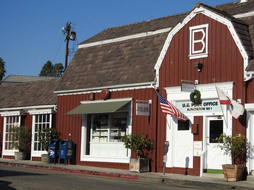 The Brentwood Country Mart on San Vicente Boulevard