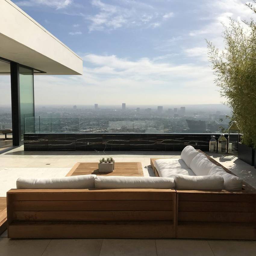 Lounge terrace with a sweeping basin view