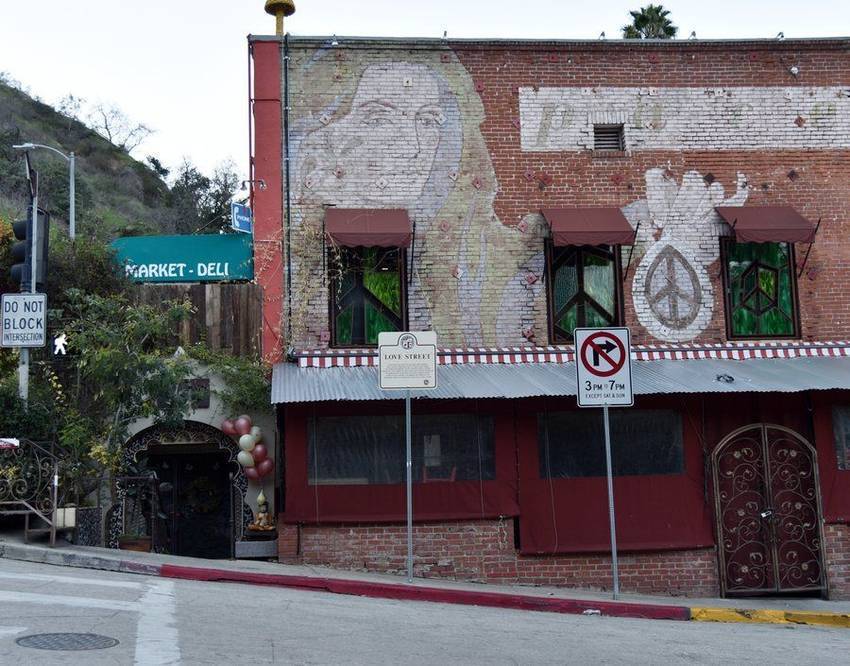The Laurel Canyon Country Store at the bend in the road