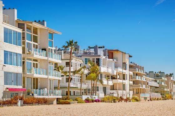 Beachfront homes on the sand in Venice