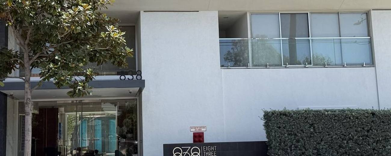 The 838 entrance on Doheny Drive, Plaza Towers, West Hollywood