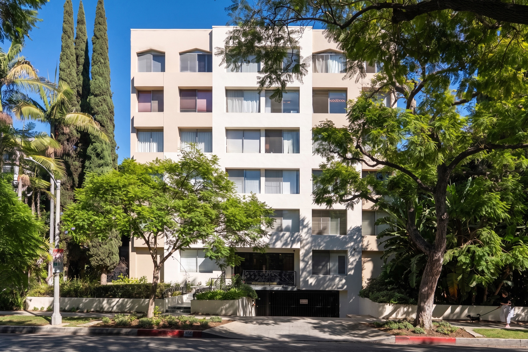 412 N. Palm Dr in Beverly Hills, CA