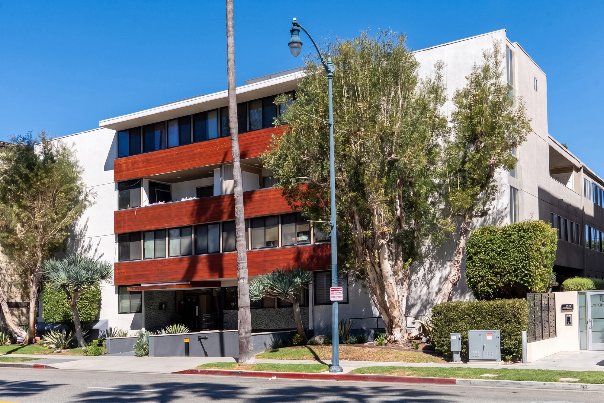 Crescent Condos in Beverly Hills, CA