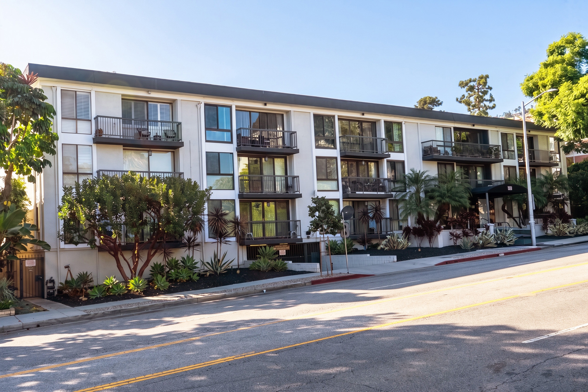 Crescent Plaza condos in West Hollywood, Ca