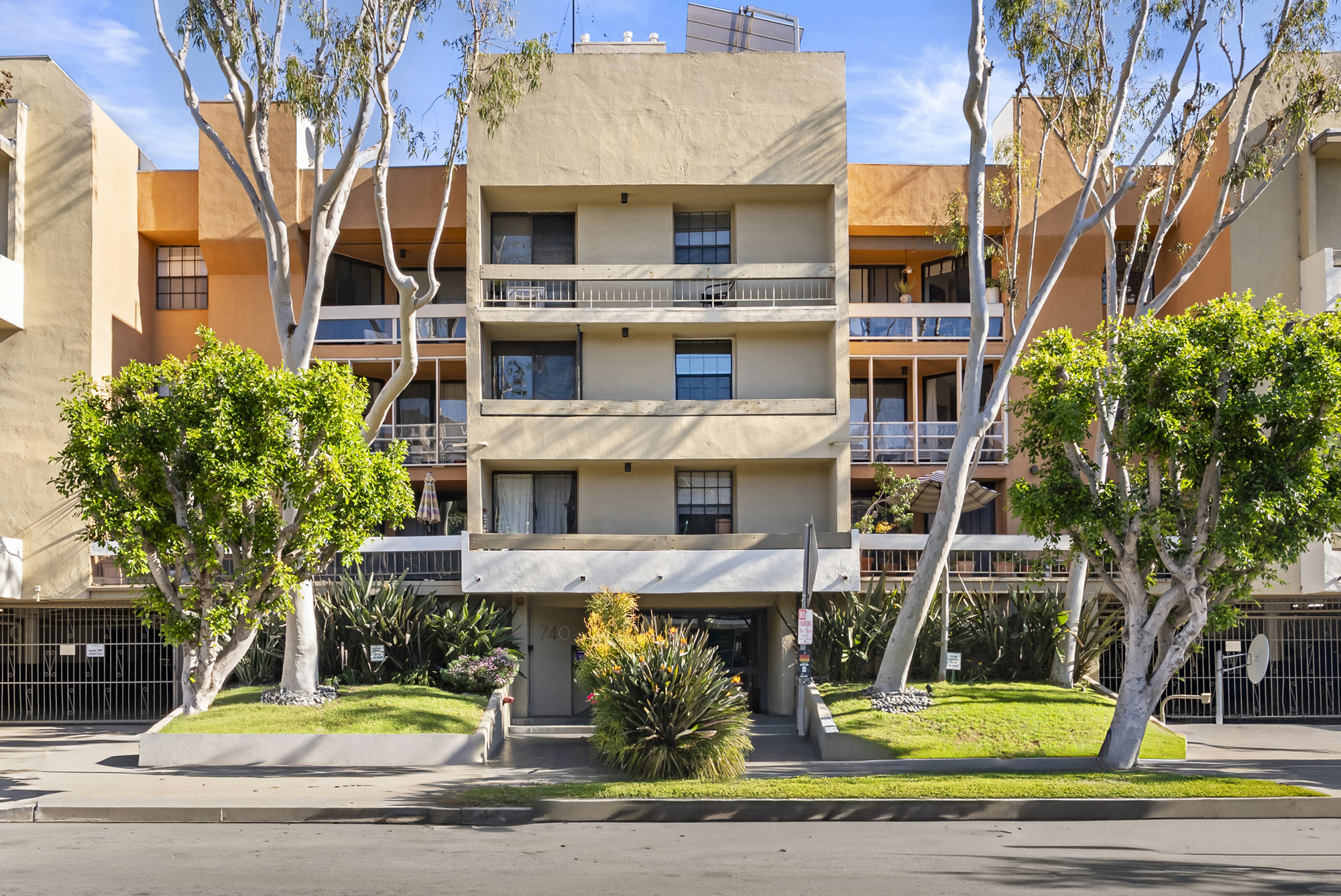 Kings Villa Condos