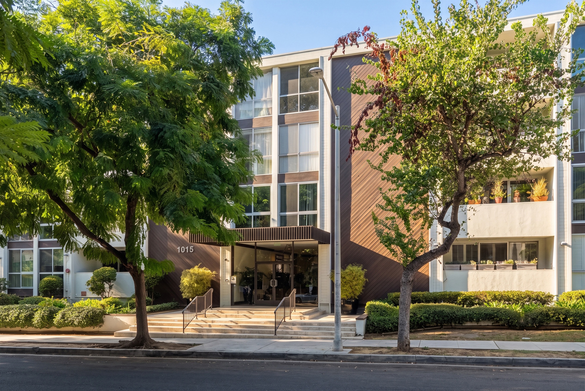 Kingswood South condos for sale in West Hollywood, California