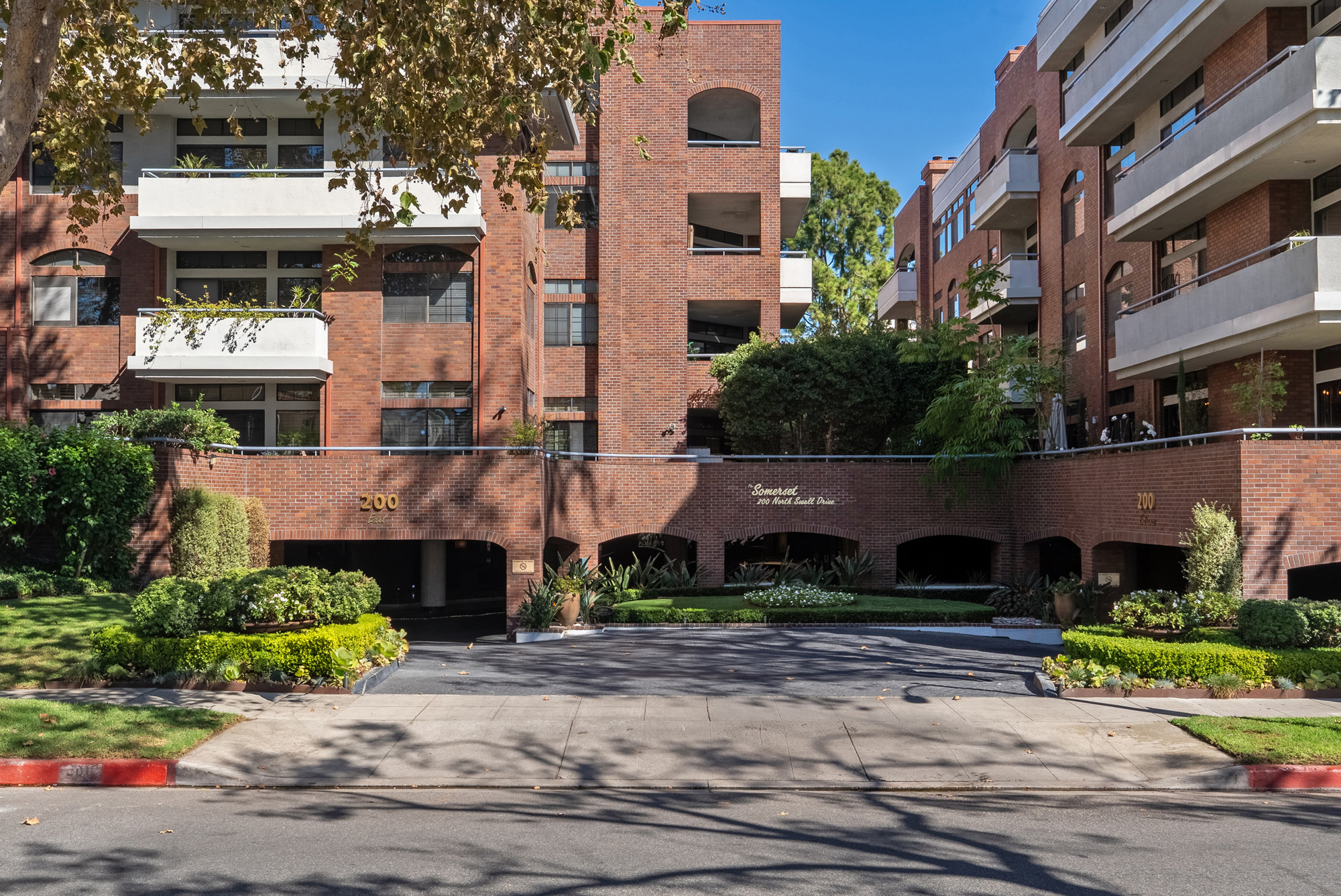 The Somerset Condos in Beverly Hills, CA