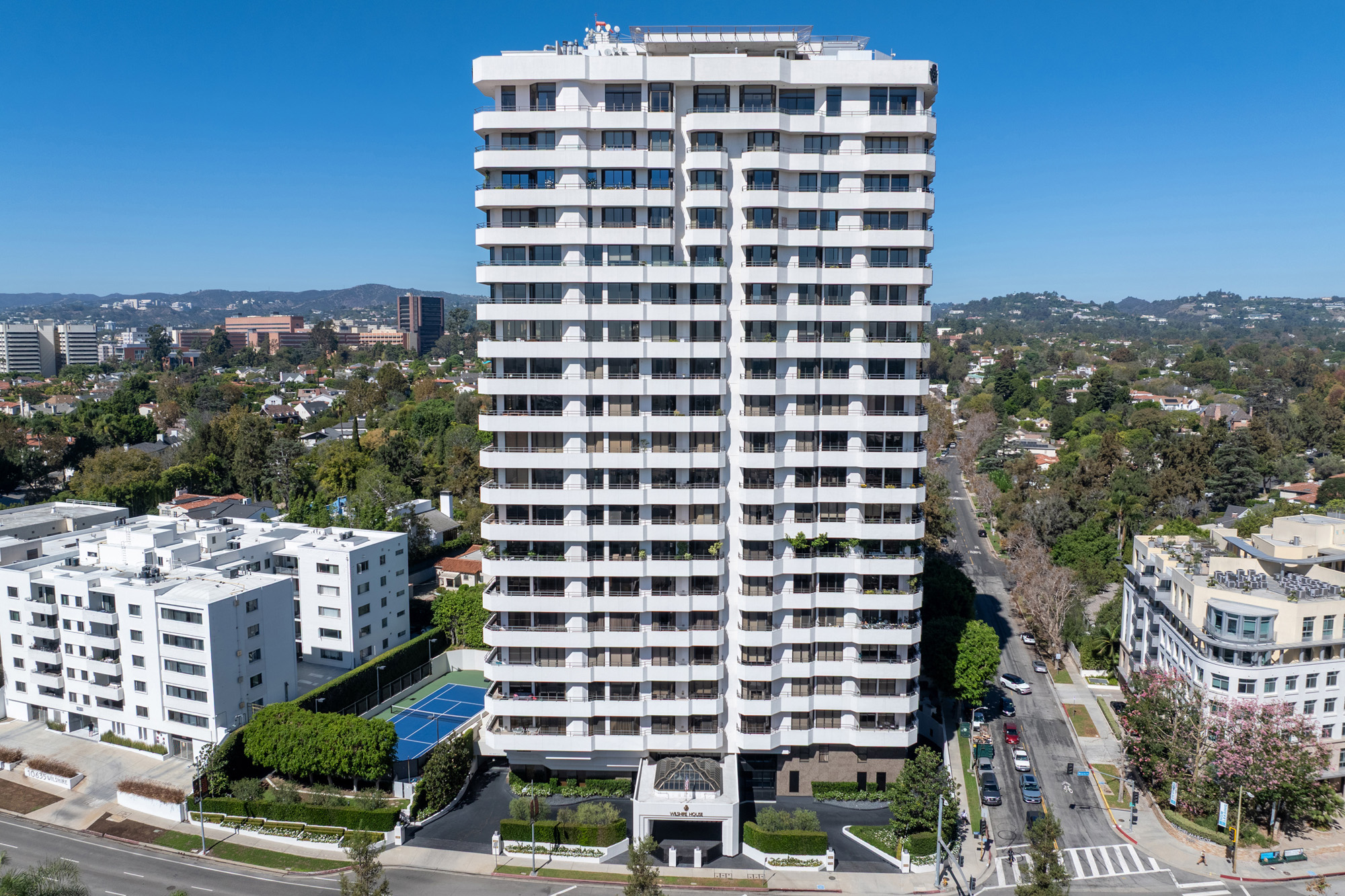 Wilshire House Condominiums