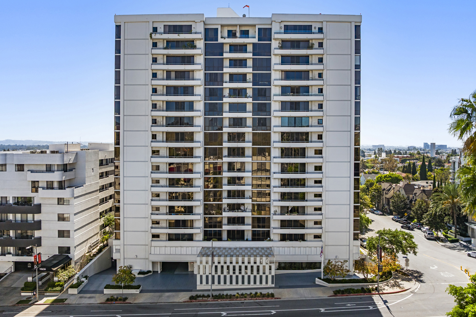 Wilshire Manning Condominiums